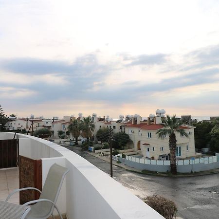 The Paradise Townhouses By Taimoura Paphos Bagian luar foto