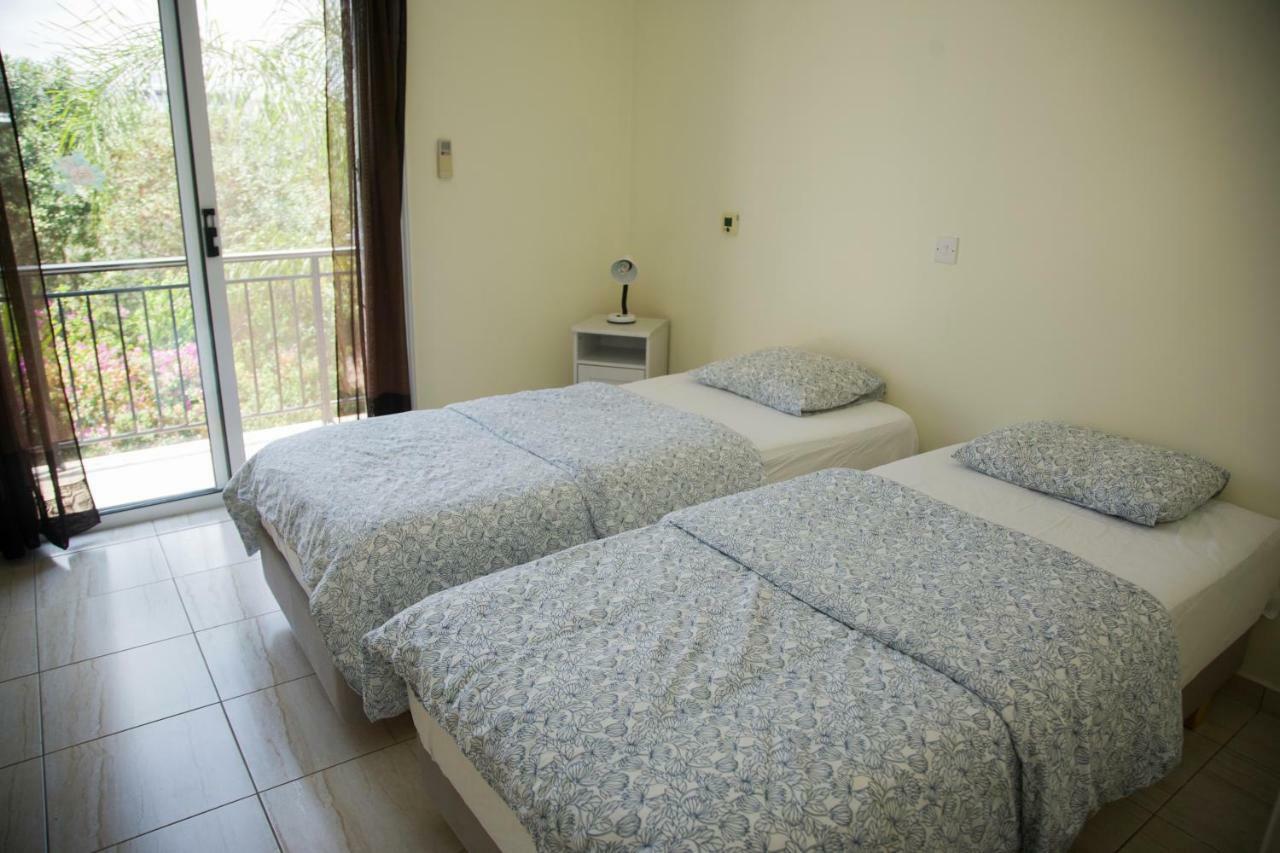 The Paradise Townhouses By Taimoura Paphos Bagian luar foto