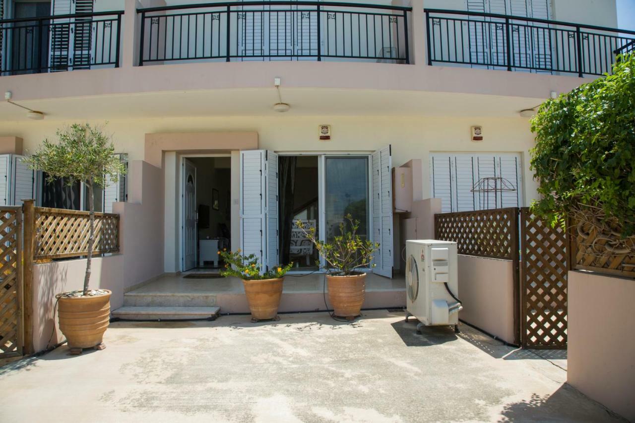 The Paradise Townhouses By Taimoura Paphos Bagian luar foto