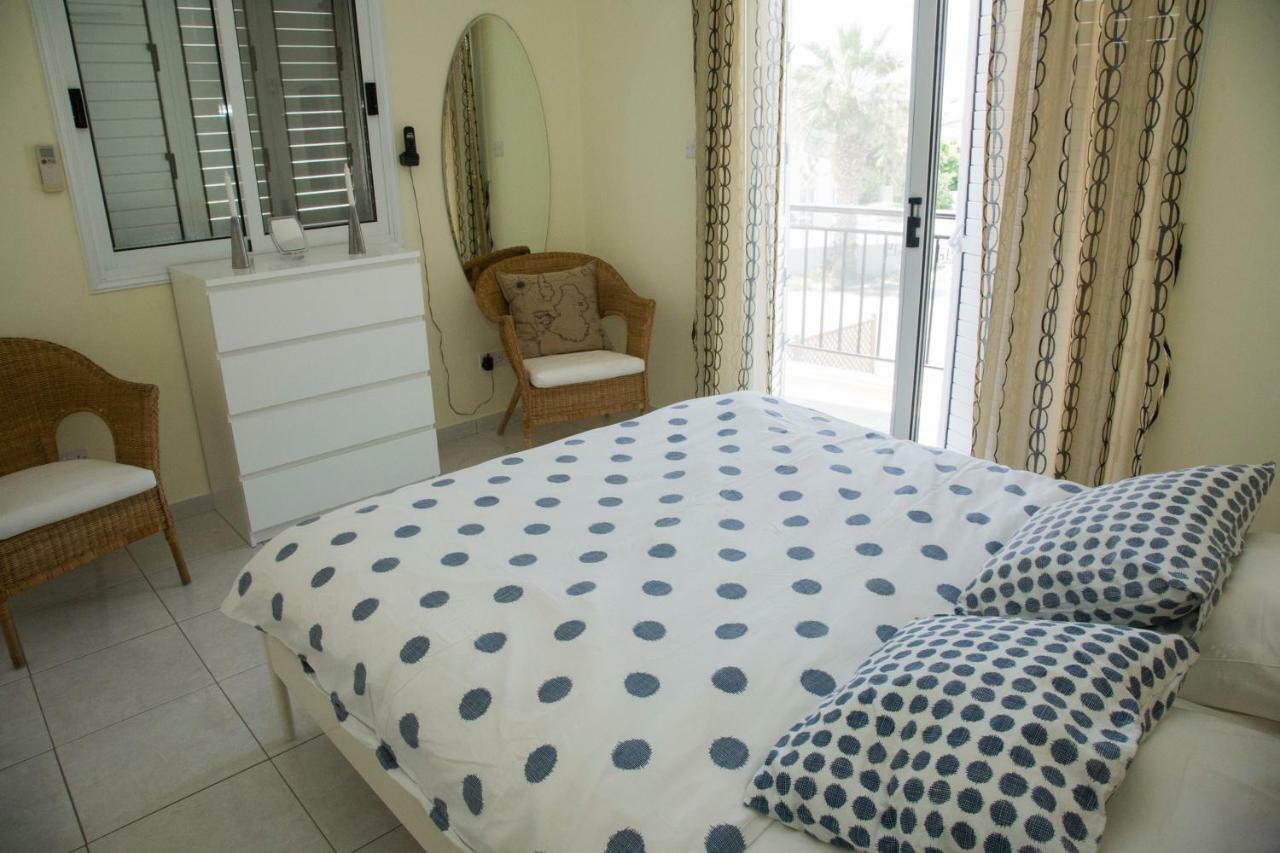 The Paradise Townhouses By Taimoura Paphos Bagian luar foto