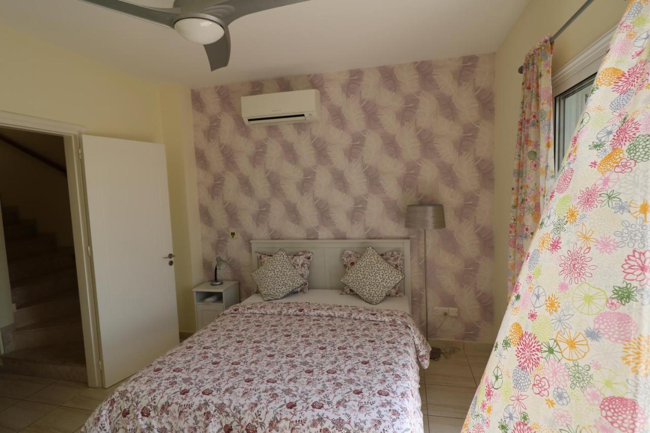 The Paradise Townhouses By Taimoura Paphos Bagian luar foto