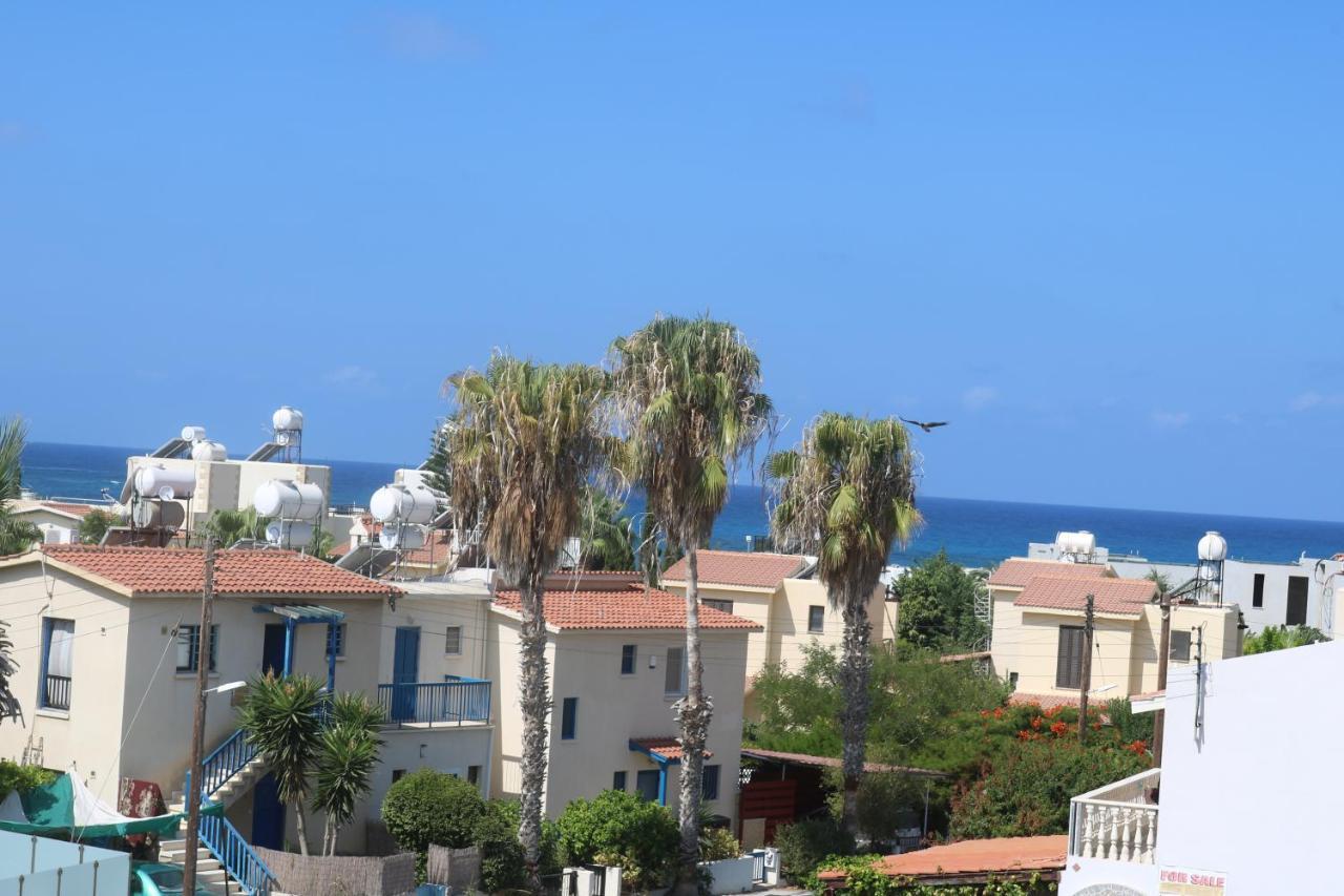 The Paradise Townhouses By Taimoura Paphos Bagian luar foto