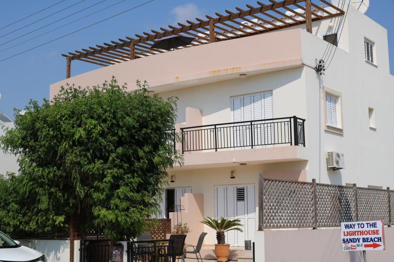 The Paradise Townhouses By Taimoura Paphos Bagian luar foto