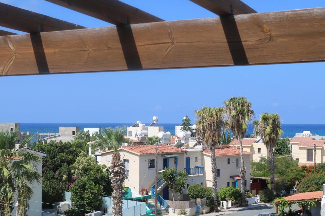 The Paradise Townhouses By Taimoura Paphos Bagian luar foto