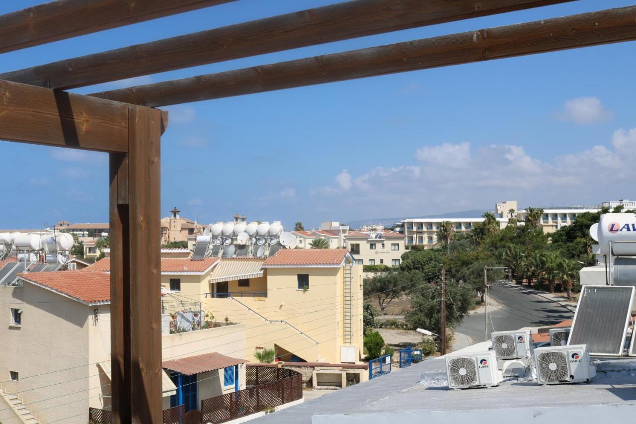 The Paradise Townhouses By Taimoura Paphos Bagian luar foto