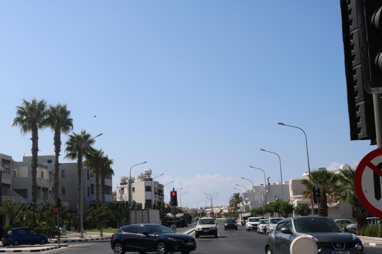 The Paradise Townhouses By Taimoura Paphos Bagian luar foto