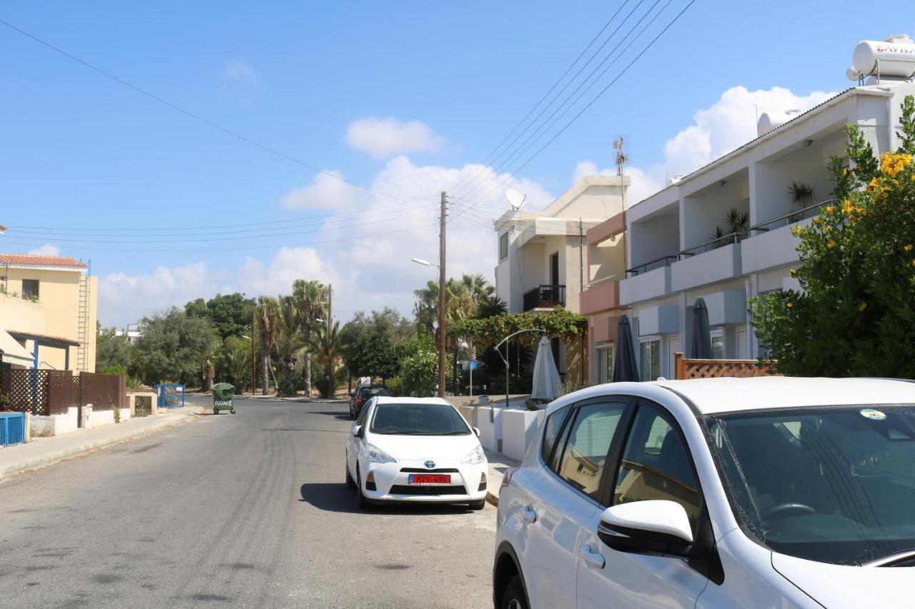 The Paradise Townhouses By Taimoura Paphos Bagian luar foto
