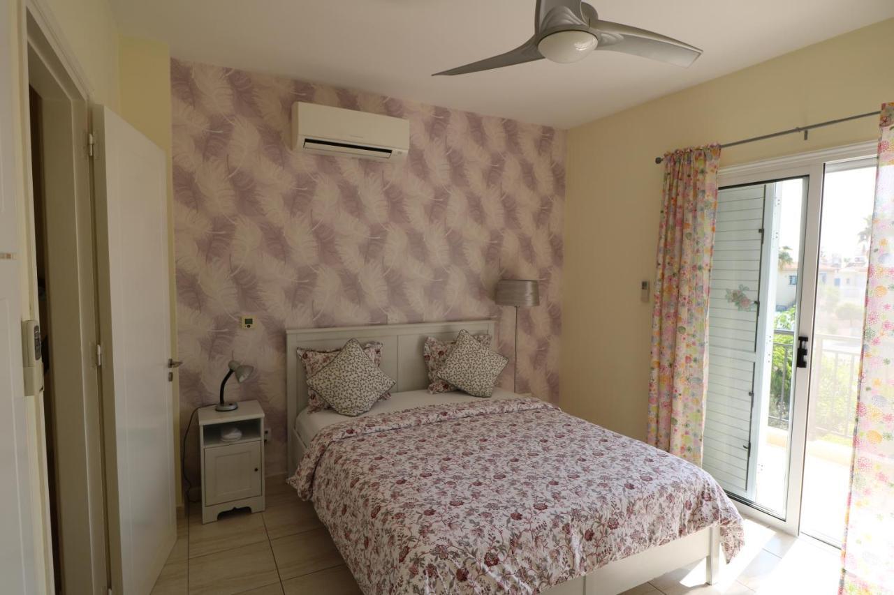 The Paradise Townhouses By Taimoura Paphos Bagian luar foto